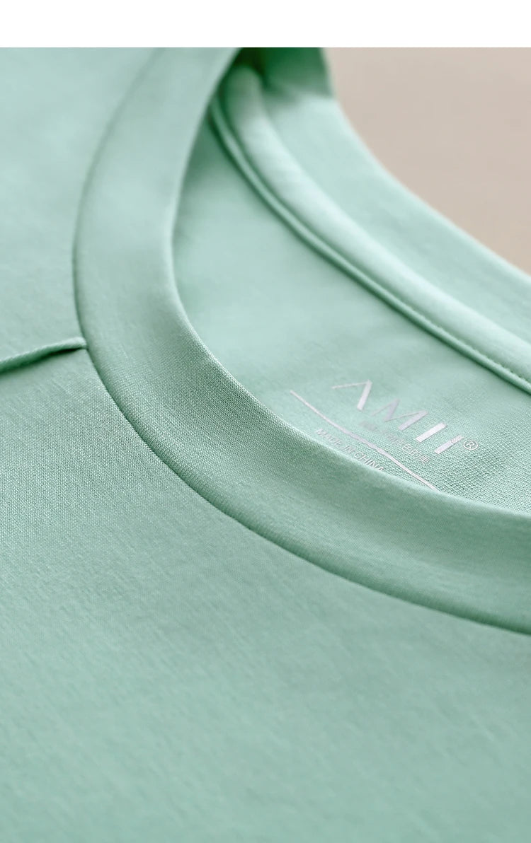 Damen T-Shirt im minimalistischen Sommerstil aus losem Stretch-Material