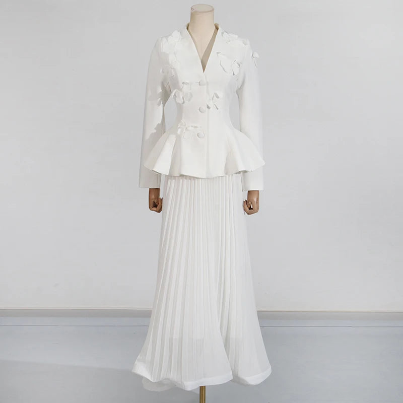 Elegantes Damenkleid mit Rundhalsausschnitt, halblangen Ärmeln und Spitzen-Patchwork-Design – figurbetont und stilvoll.