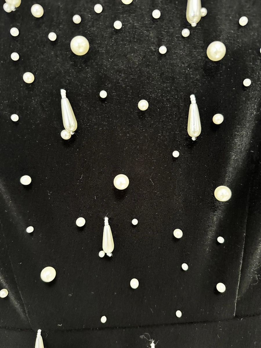 Elegante Damenjacke mit Perlenbesatz und Patchwork-Design, lockere Passform, Reverskragen und langen Ärmeln.