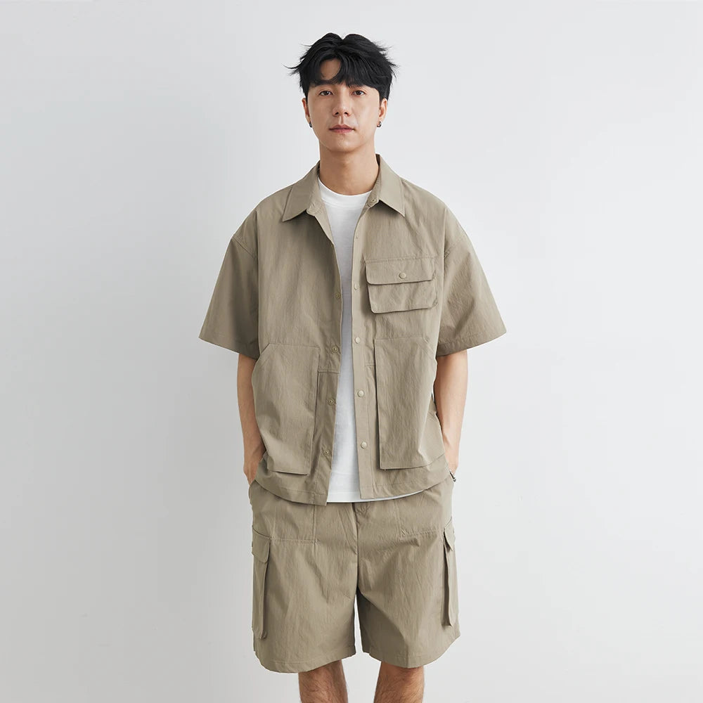 Männer Sommer Set mit losem Kurzarm Cargo-Shirt und Shorts im Casual-Stil