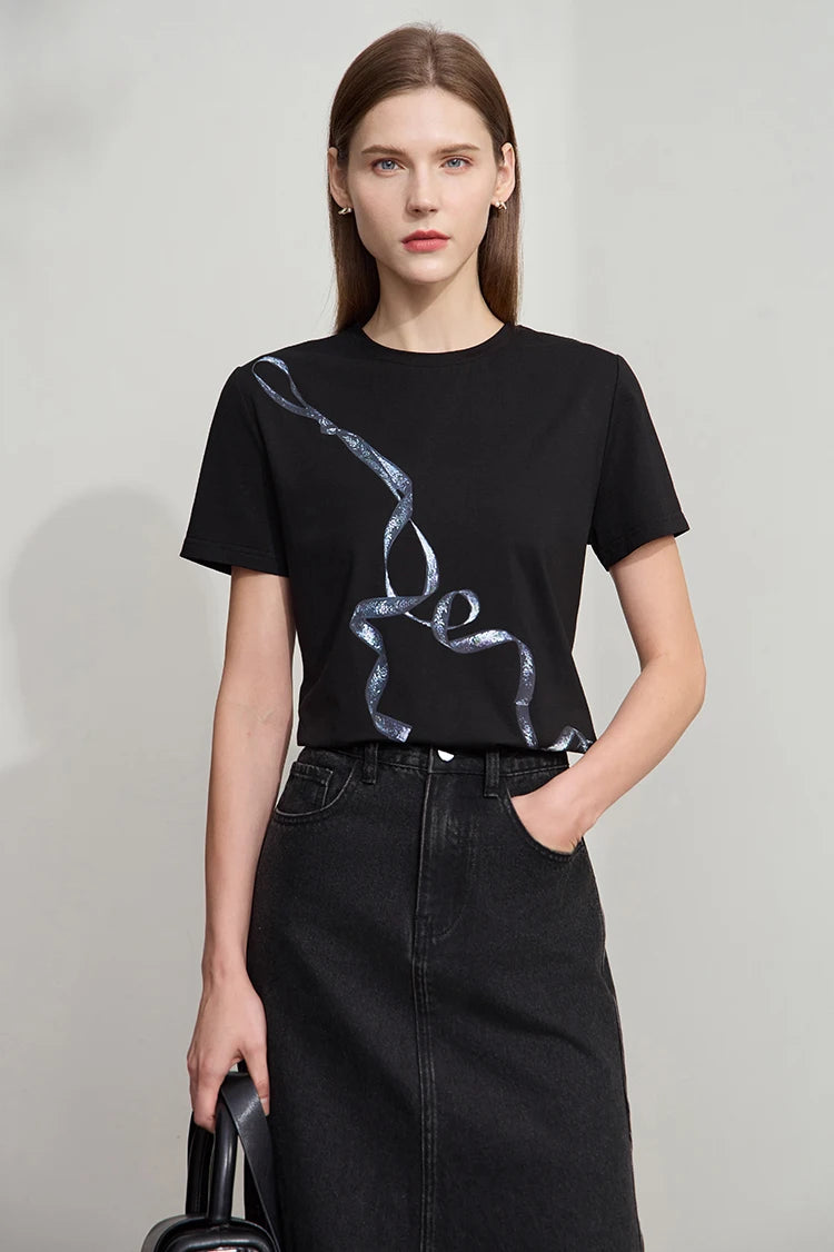Damen T-Shirt im Minimalismus-Stil mit coolem Druck aus antimikrobieller Baumwolle