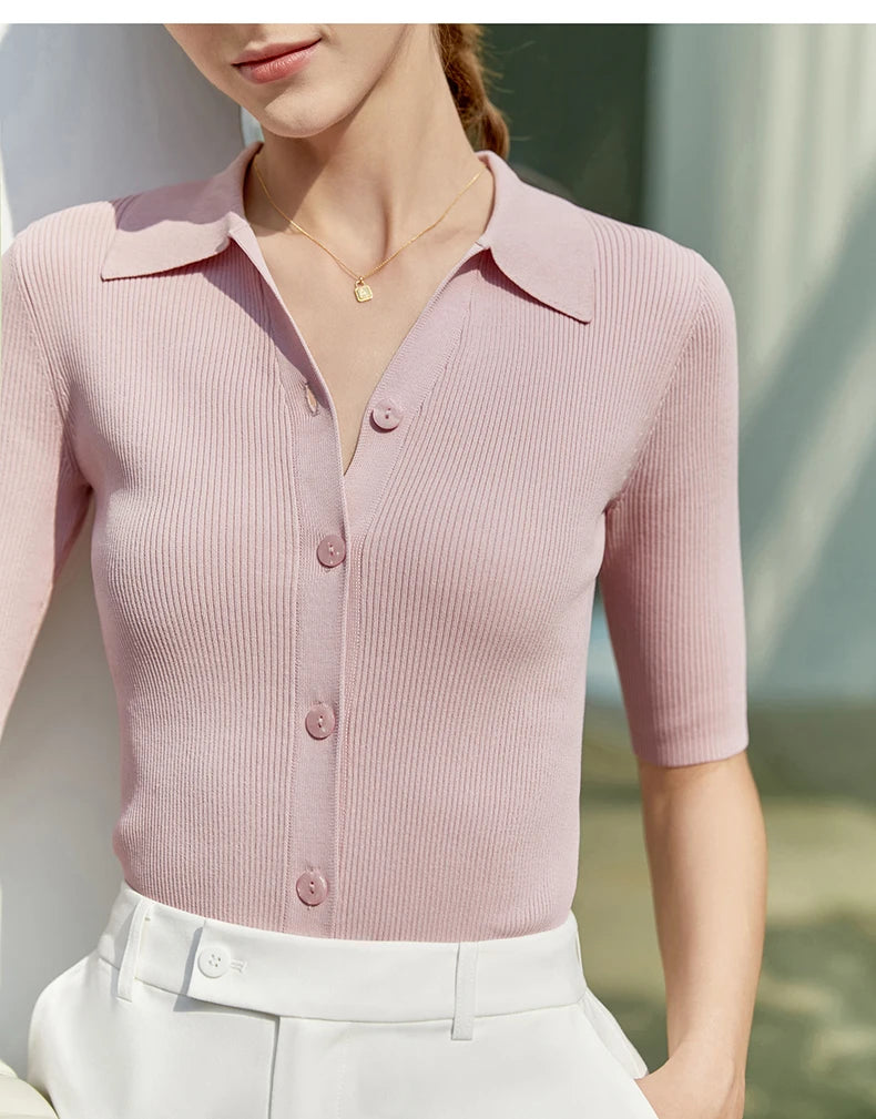 Damen T-Shirt im minimalistischen Stil aus leichter Baumwolle für den Sommer
