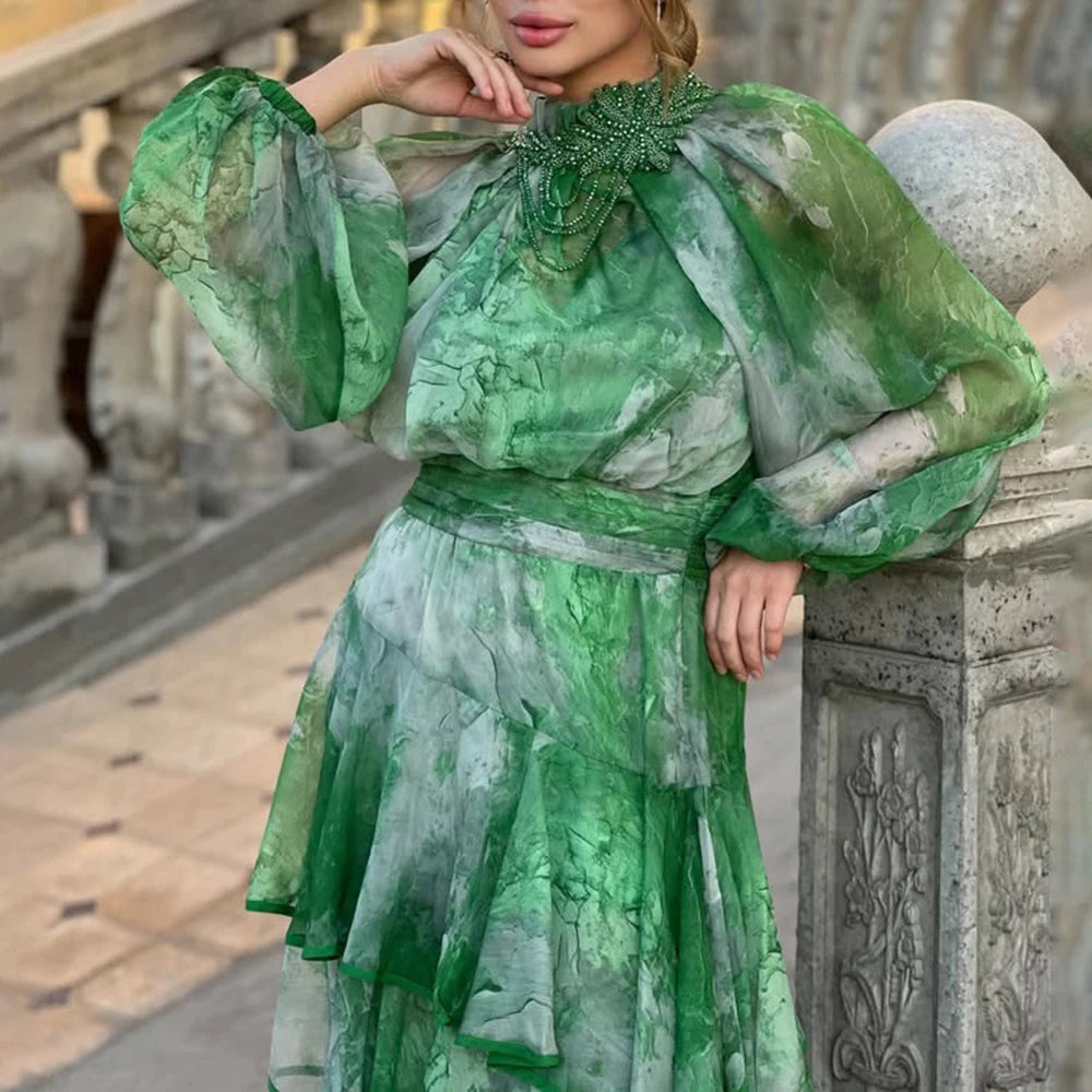 Elegantes Damen-Zweiteiler-Set mit Perlenbesatz und Patchwork-Design – Langarmhemd mit Reverskragen und Knopfleiste, kombiniert mit passender Hose.