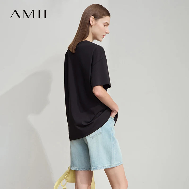 Damen T-Shirt im minimalistischen Stil mit Druck und Rundhals-Ausschnitt
