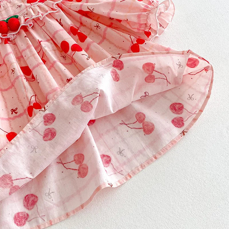 Mädchen Bodysuit mit niedlichem Kirschdruck für kleine Schwestern im Herbst