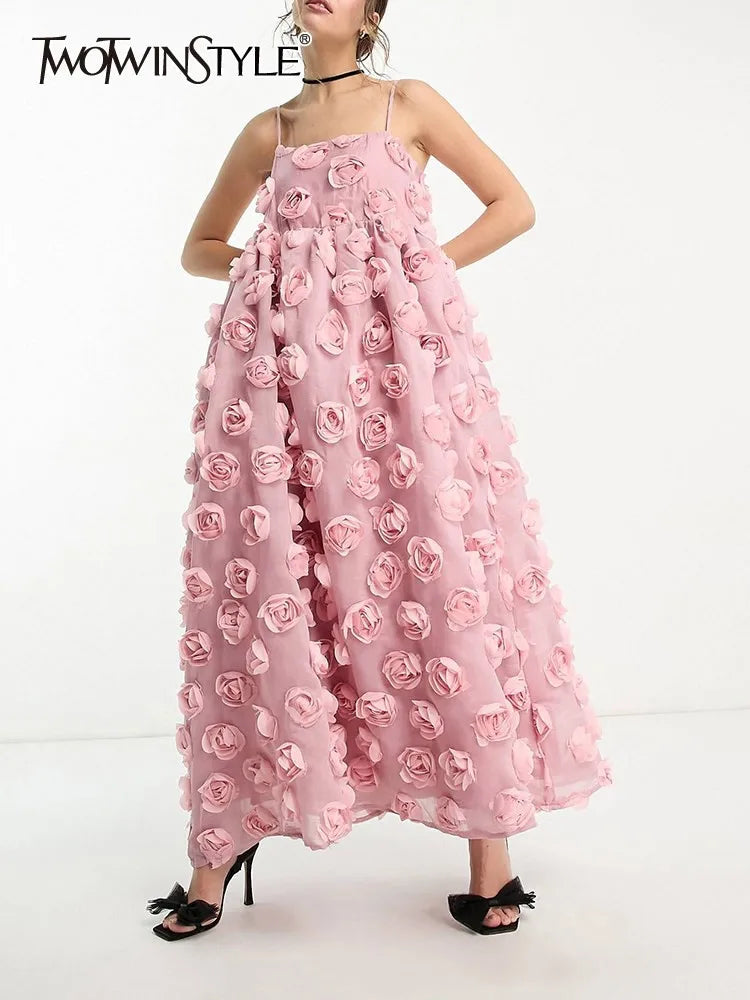 Elegantes Damen-Kleid mit Reverskragen, langen Ärmeln und doppelreihigem Patchwork-Design – figurbetont und stilvoll.