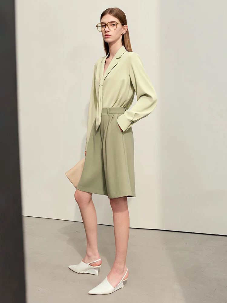 Damen Shorts im minimalistischen Stil für das Büro mit weitem Bein