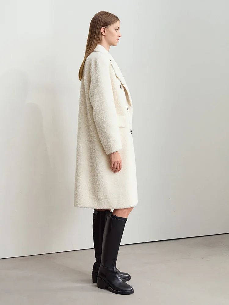 Damen Anzug im minimalistischen Stil mit zweireihigem Kragen und Taschen