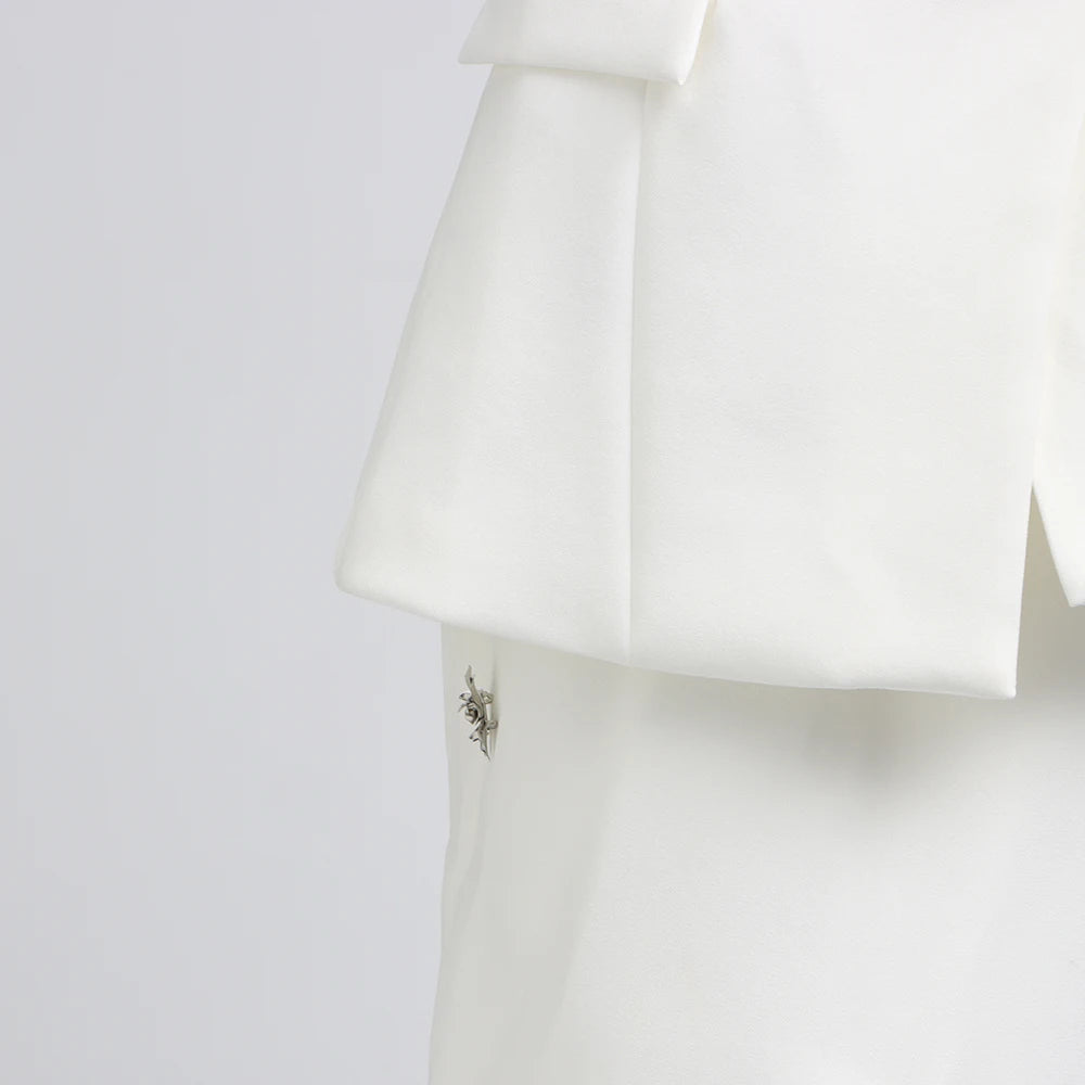 Elegantes Damenkleid mit Rundhalsausschnitt, kurzen Ärmeln und Pailletten-Patchwork-Design – ideal für besondere Anlässe.