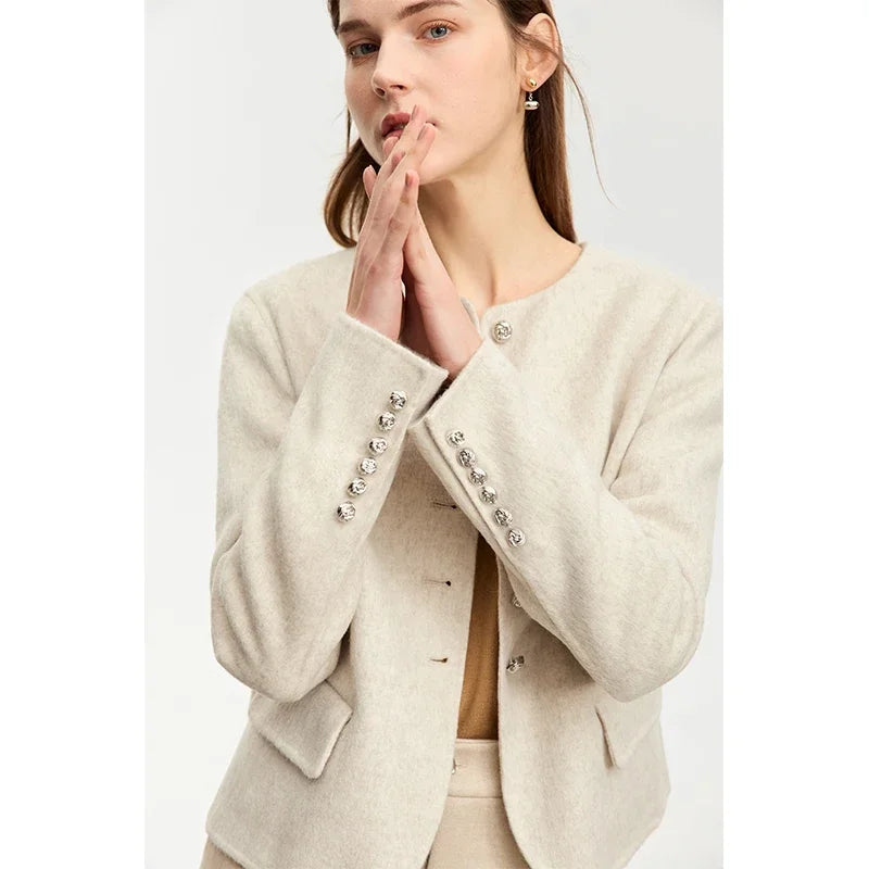 Damen Wolljacke aus Luxus-Tweed im Vintage-Stil mit Knopf und Taschen