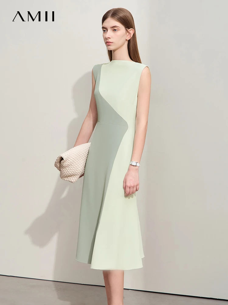 Sommerliches Damen-Midikleid mit Punktmuster, V-Ausschnitt und A-Linien-Schnitt aus Chiffon in Weiß