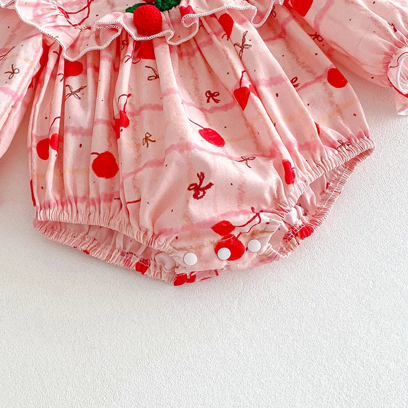 Mädchen Bodysuit mit niedlichem Kirschdruck für kleine Schwestern im Herbst