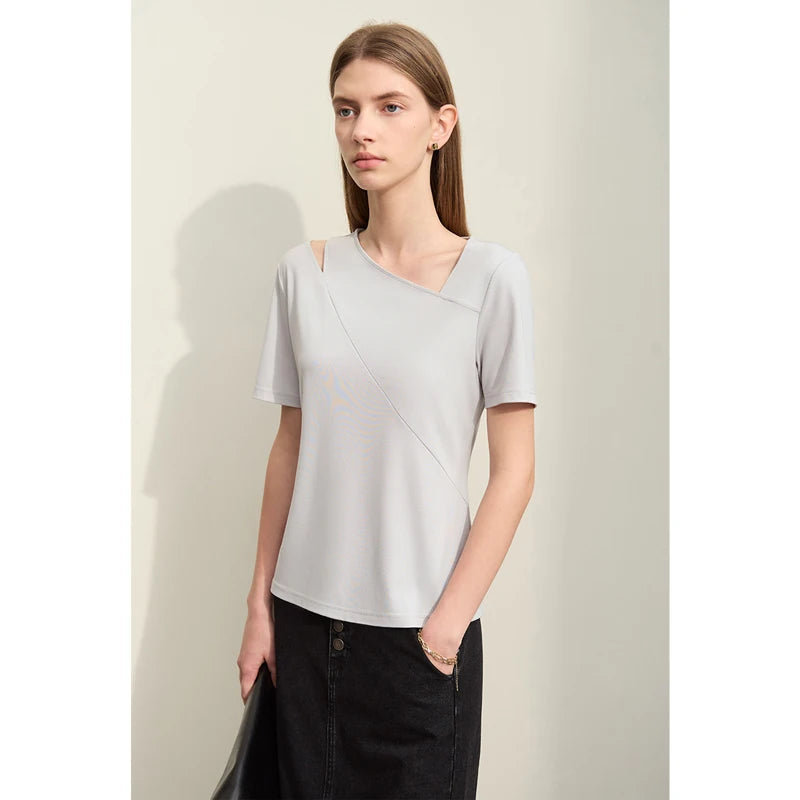 Damen T-Shirts im Minimalismus-Stil mit asymmetrischem V-Ausschnitt und kurzen Ärmeln