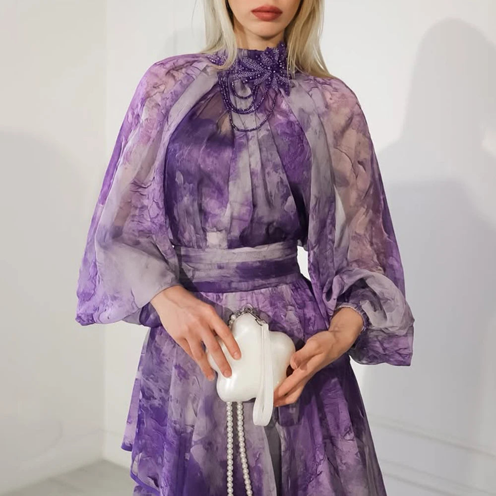 Elegantes Damen-Zweiteiler-Set mit Perlenbesatz und Patchwork-Design – Langarmhemd mit Reverskragen und Knopfleiste, kombiniert mit passender Hose.