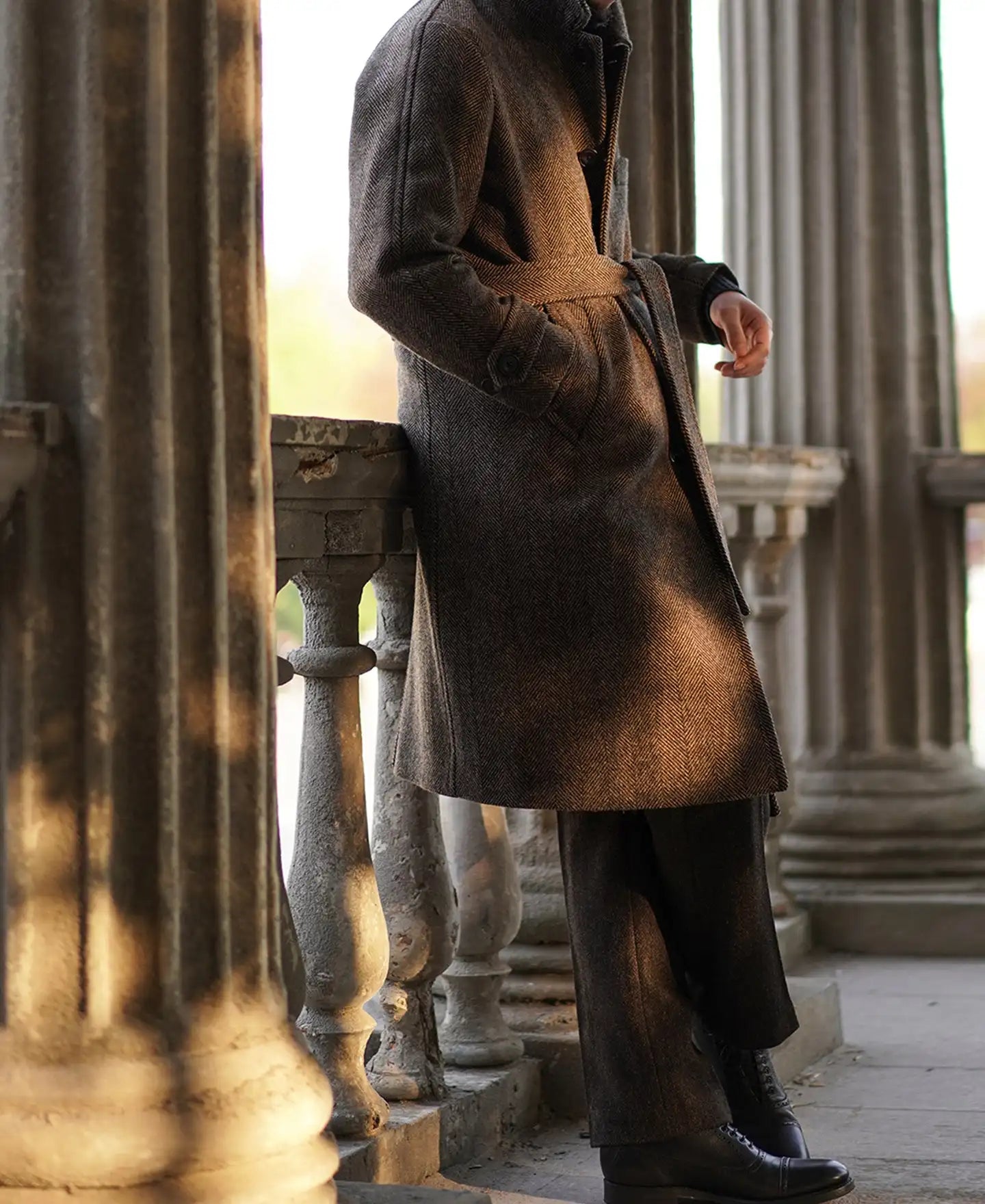 Herren Mantel im Vintage-Stil aus Fischgräten-Tweed für elegante Anlässe