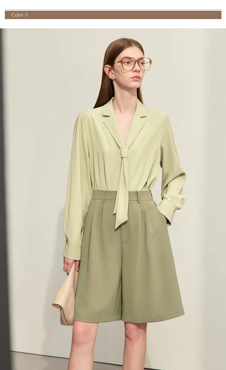 Damen Shorts im minimalistischen Stil für das Büro mit weitem Bein