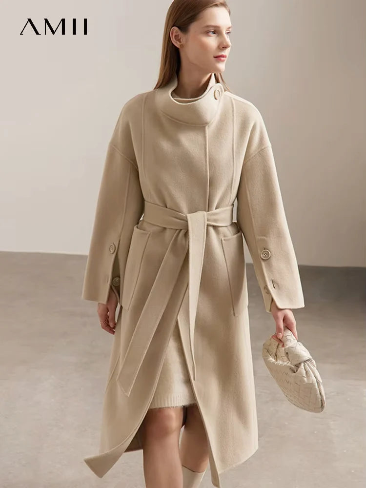 Damen Wollmantel im Minimalismus-Stil mit Stehkragen und Taschen