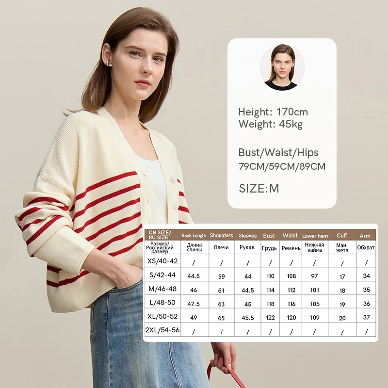Kurze Strickjacke mit V-Ausschnitt, Raglanärmeln, roten Kontraststreifen