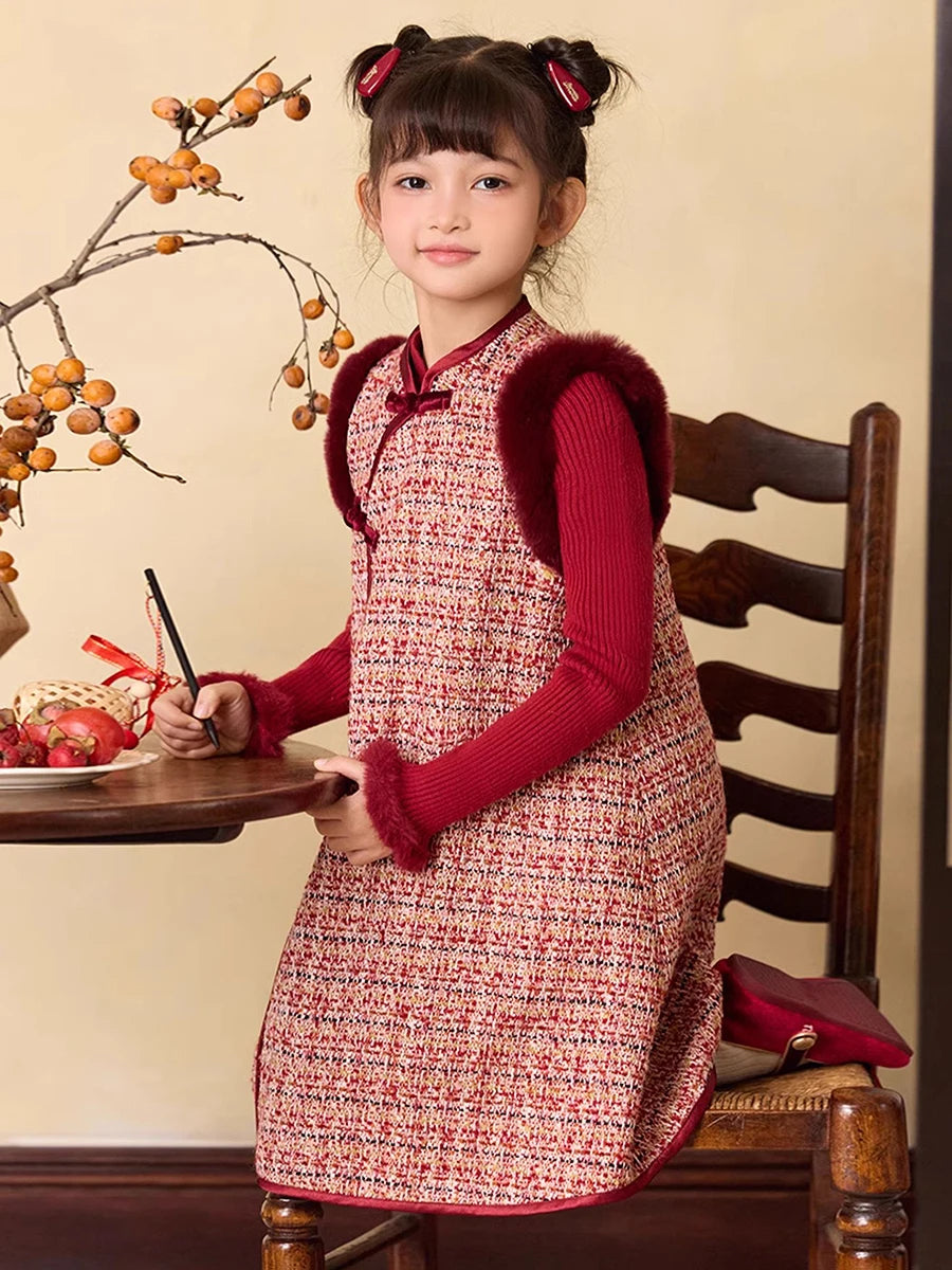 Sommerliches Mädchenkleid aus Baumwolle mit kleinem Blumenmuster – ideal für den Strand