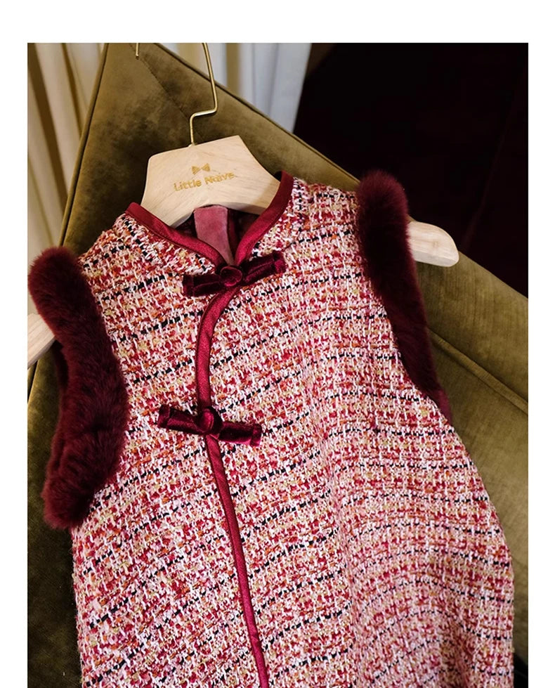 Sommerliches Mädchenkleid aus Baumwolle mit kleinem Blumenmuster – ideal für den Strand