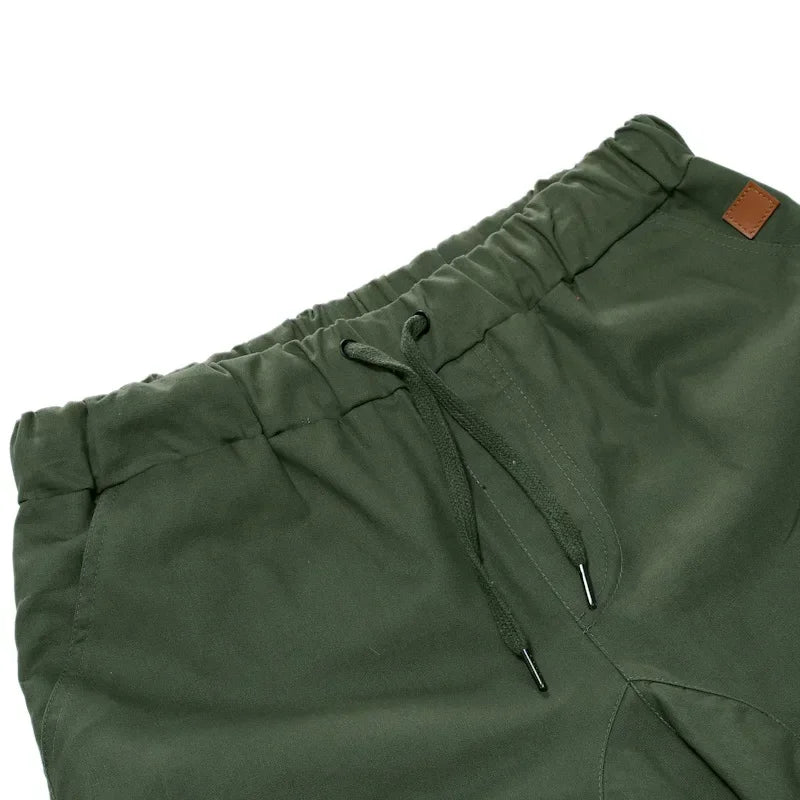Lässige Herren-Shorts in Übergröße mit mehreren Taschen und lockerem Schnitt – ideal für die Arbeit