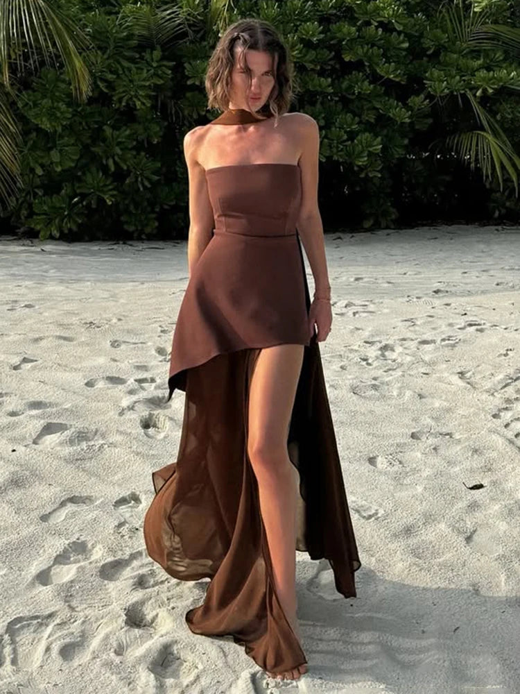 Langärmeliges Damen-Maxikleid mit Rollkragen und hohem Beinschlitz – figurbetontes, drapiertes Design für den Clubabend