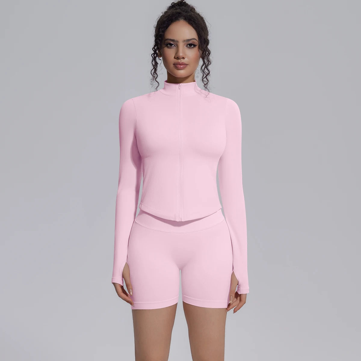 Damen-Yogaset: nahtloses Langarm-Highneck-Top & Biker-Shorts, hellrosa