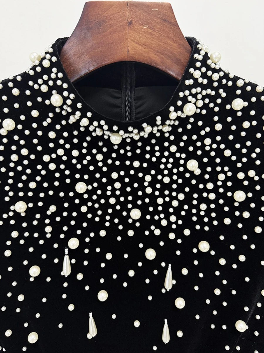 Elegante Damenjacke mit Perlenbesatz und Patchwork-Design, lockere Passform, Reverskragen und langen Ärmeln.