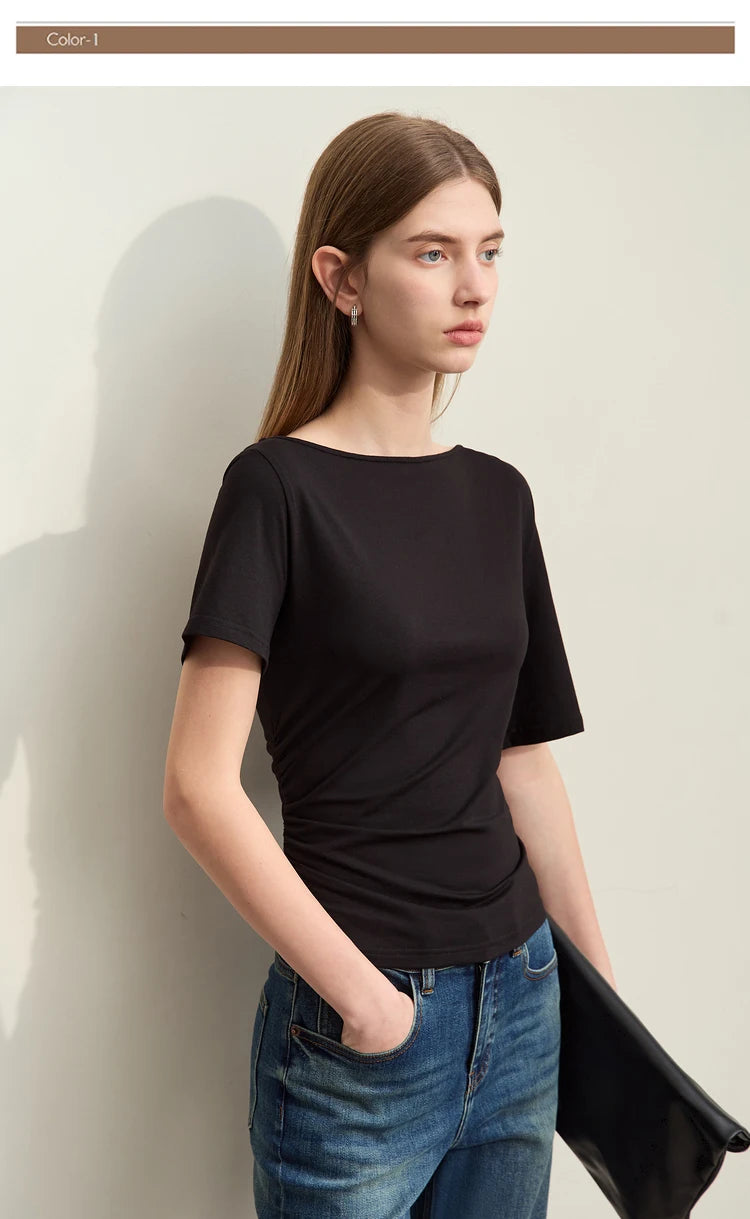 Damen T-Shirt im Minimalismus-Stil mit asymmetrischem Slash Neck und Raffen