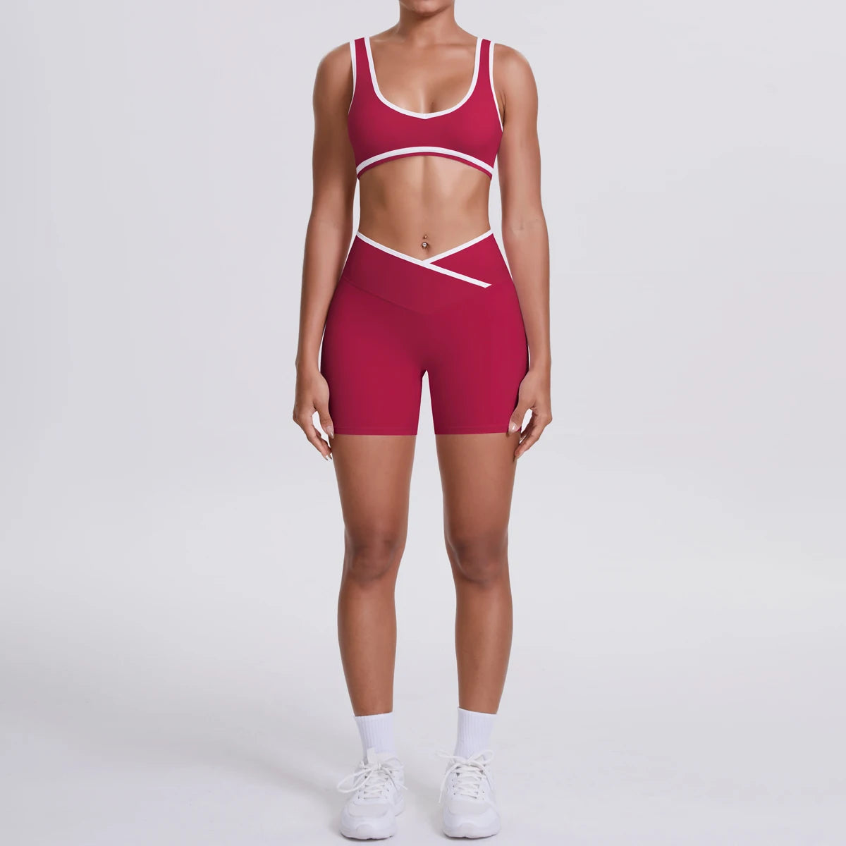 Yoga-Set: Sport-BH & High-Waist-Shorts mit Crossover, bordeauxrot mit weißen Kanten