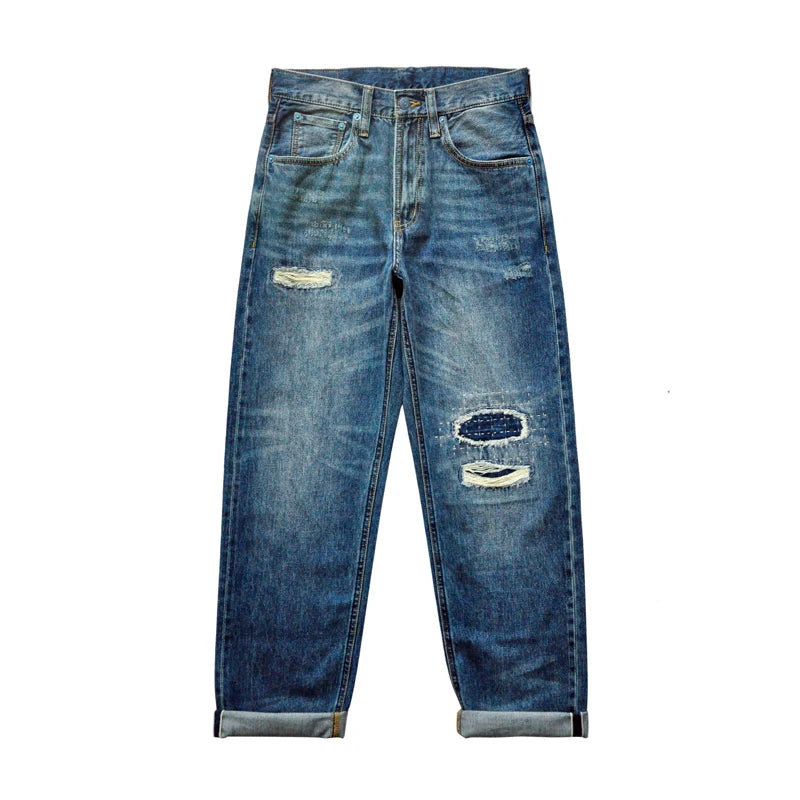 Männer Jeans im Vintage-Stil mit bestickten Patches und zerrissenen Details