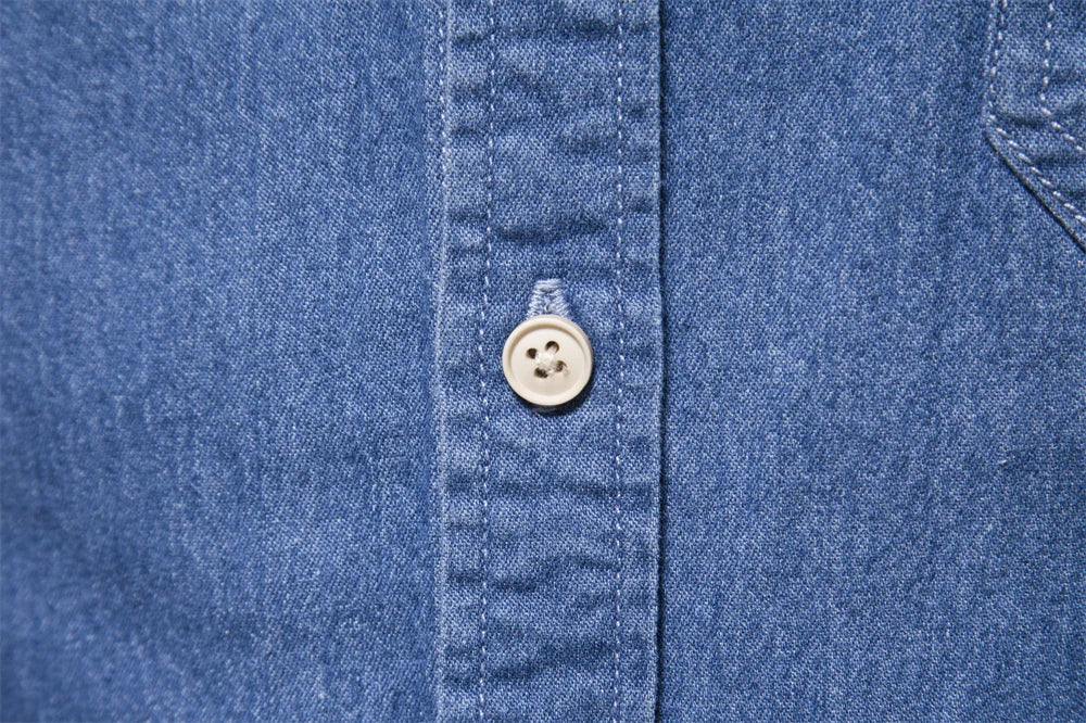 Herren Hemd aus Baumwolle im einfarbigen Denim-Look mit Tasche