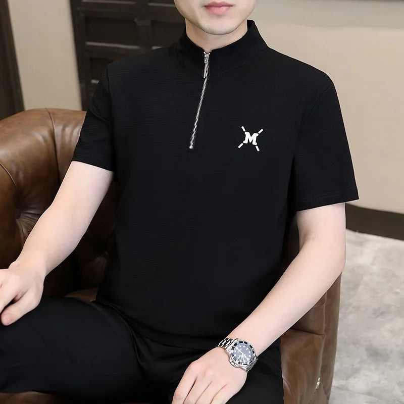 Herren T-Shirt mit kurzem Arm und Stehkragen im lässigen Stil