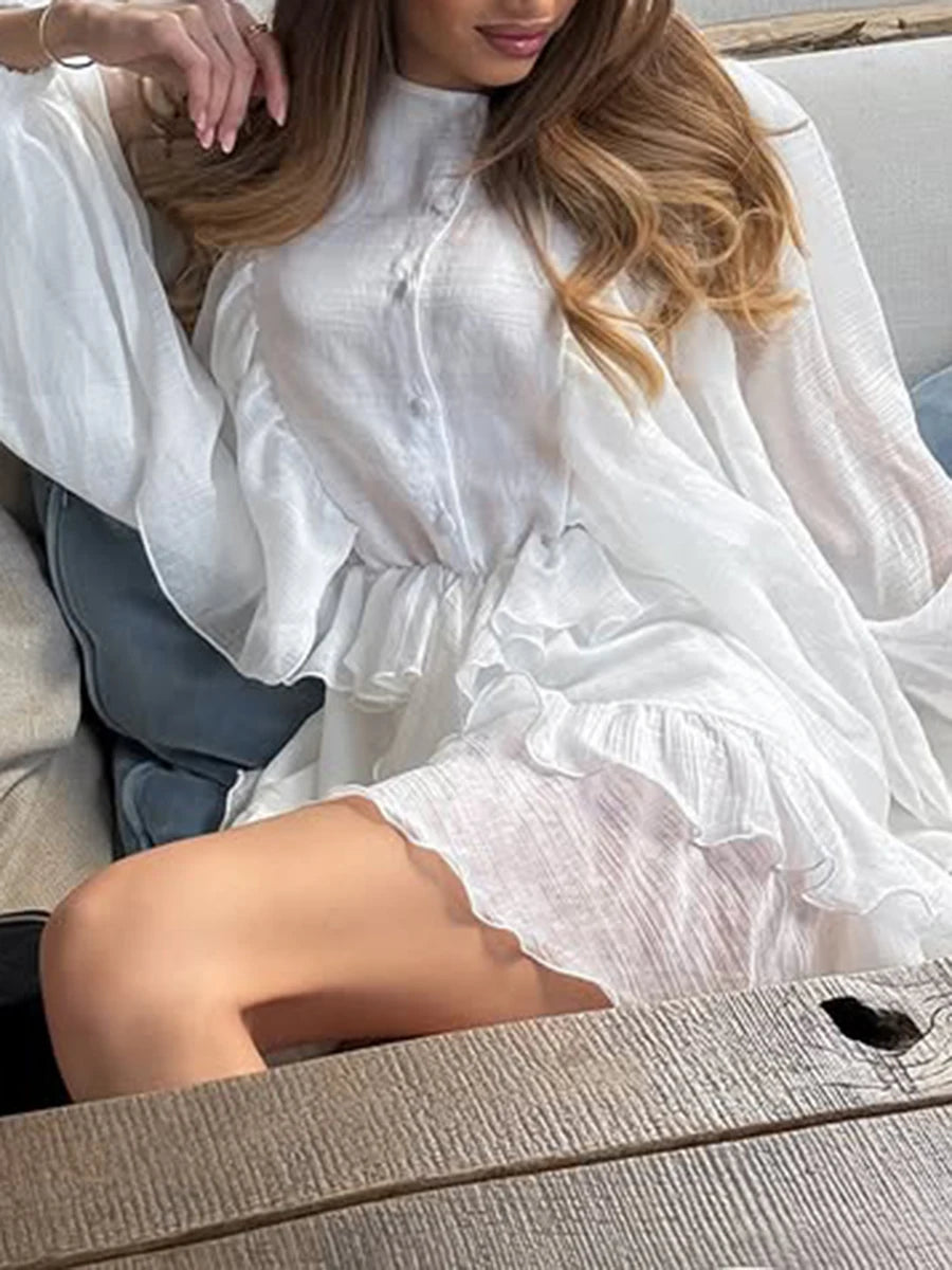 Asymmetrisches ärmelloses Damenkleid mit Rundhalsausschnitt, Hohldesign und Stickerei – figurbetont und elegant.
