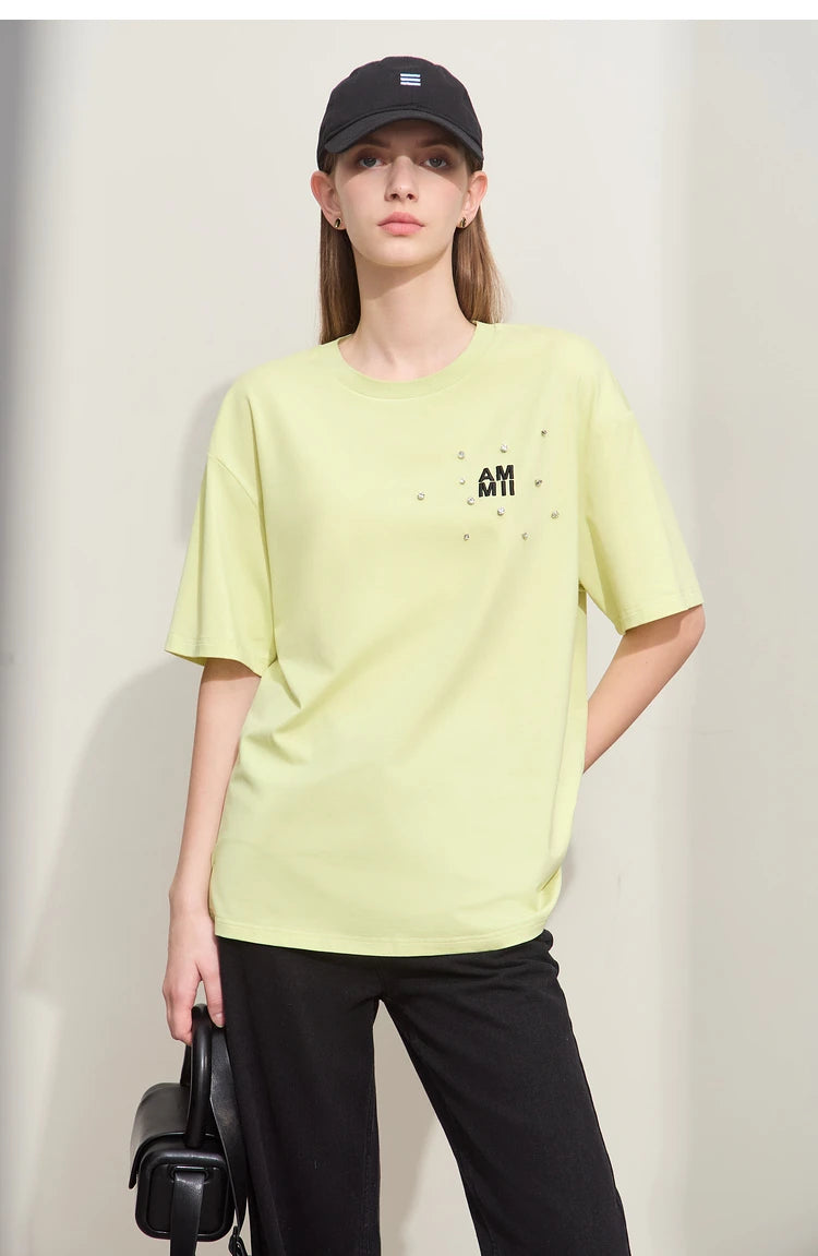 Damen T-Shirts im Minimalismus-Stil mit Stickerei und lässigen Ärmeln