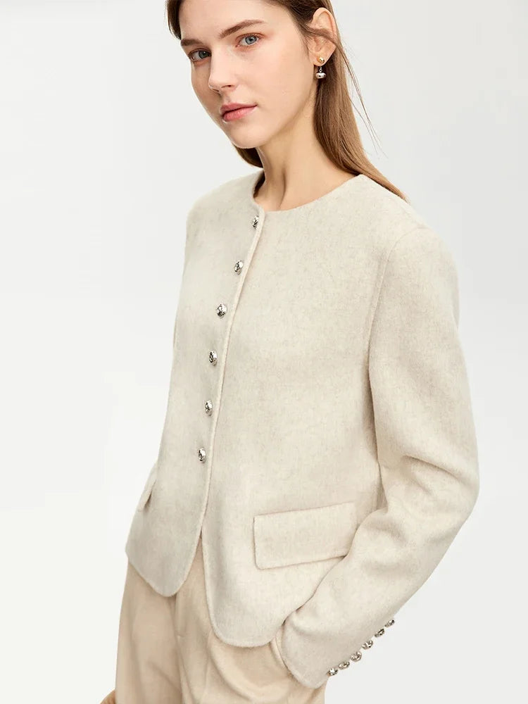 Damen Wolljacke aus Luxus-Tweed im Vintage-Stil mit Knopf und Taschen