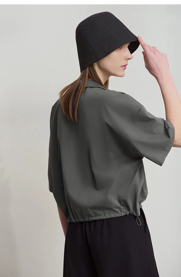 Damen T-Shirts im minimalistischen Stil mit neuem V-Ausschnitt und kurzen Ärmel