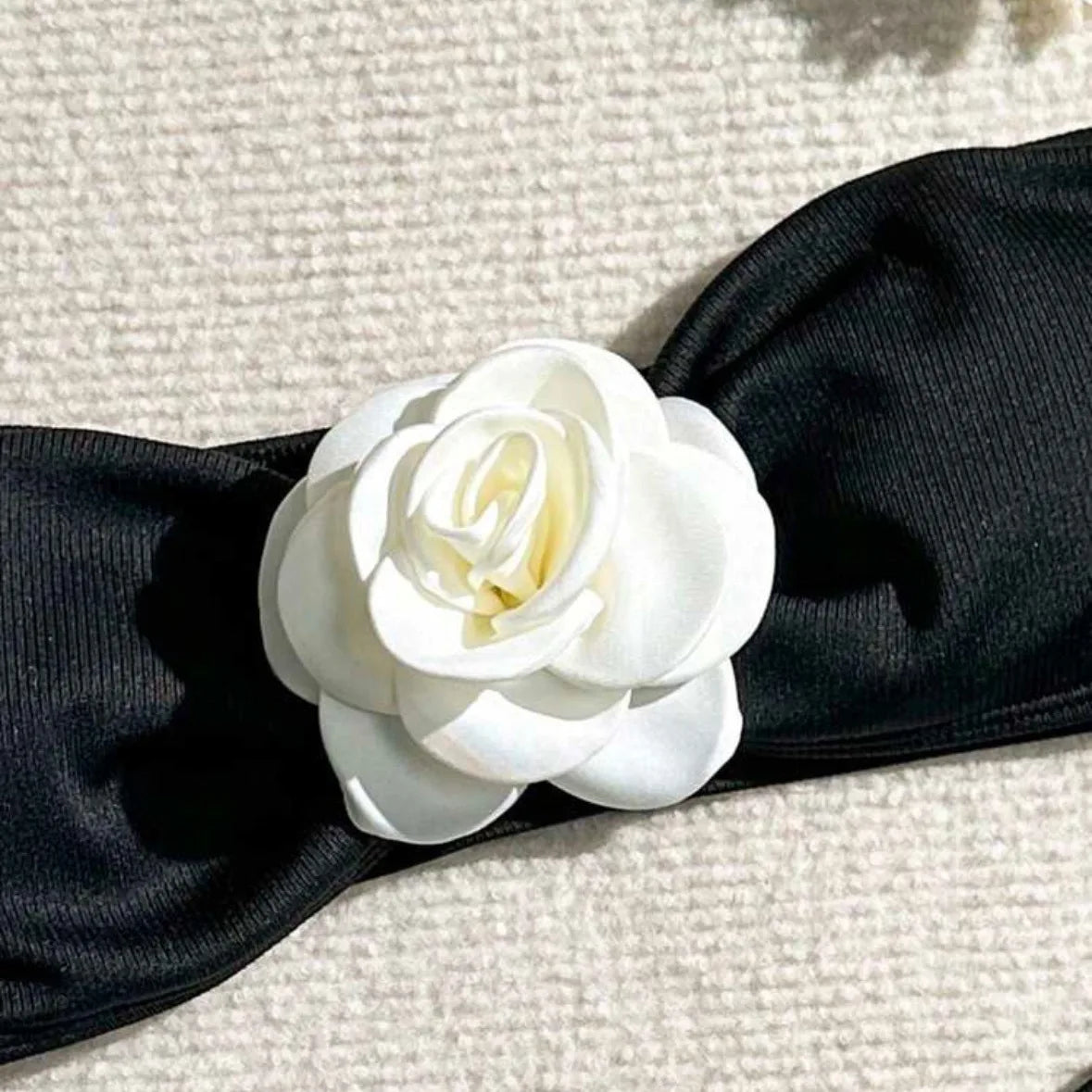 Dreiteiliger Damen-Bikini aus PU-Material im brasilianischen Stil – ideal für Strand und Pool