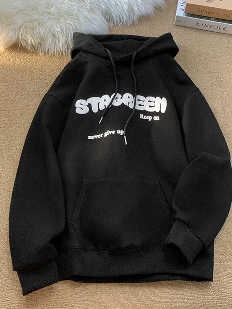 Herren Hoodie mit Herbst Briefdruck im Vintage-Stil und Taschen