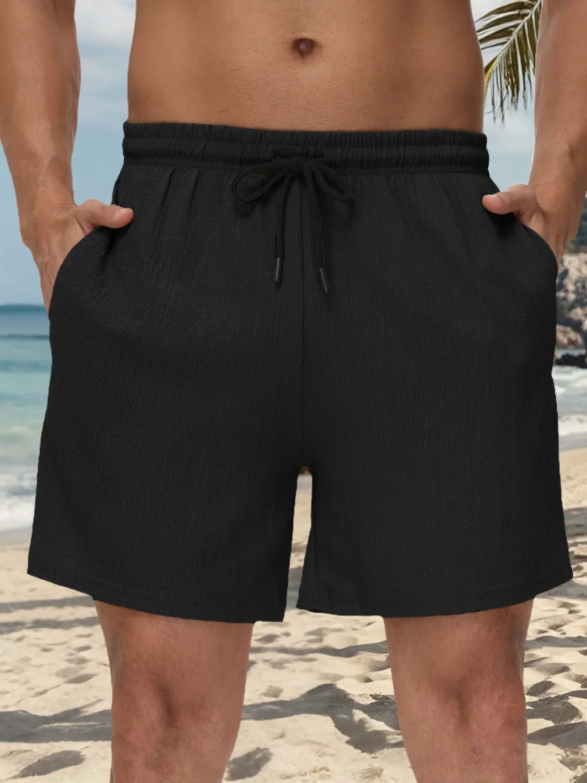 Leichte Herren-Sportshorts aus Eisseide – lockere, knielange Sommerhose in Schwarz