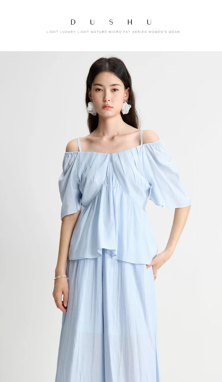 Damen T-Shirt mit V-Ausschnitt in sanftem Apricot – vielseitiges, kurzes Design für den Sommer und den Arbeitsalltag