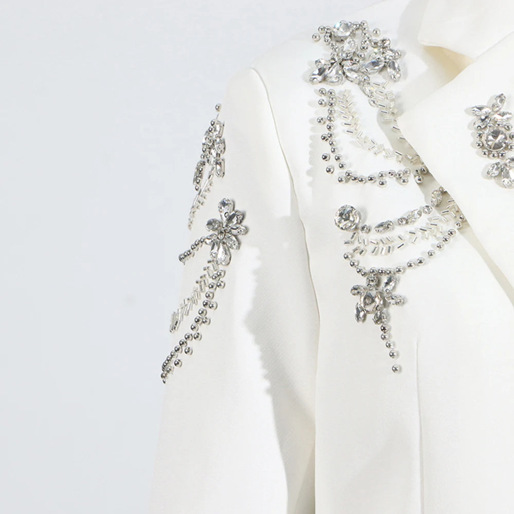 Elegantes Damen-Minikleid mit Perlenverzierung, Reverskragen und langen Ärmeln – Patchwork-Design mit Knopfleiste