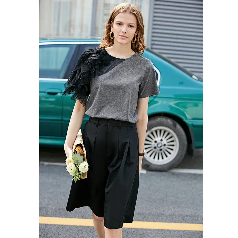Damen T-Shirt aus mercerisierter Baumwolle im minimalistischen Patchwork-Stil mit Spitze