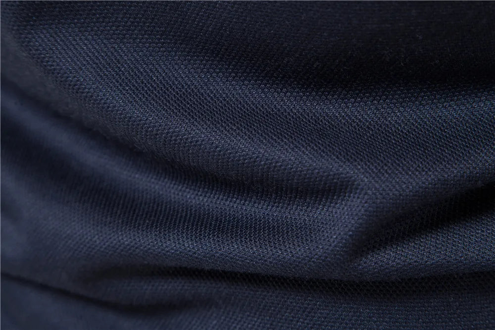 Herren Poloshirt mit V-Ausschnitt im einfarbigen, klassischen Stil