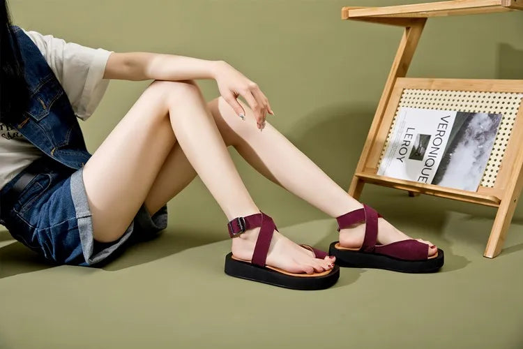 AIYUQI Sandalen für Damen, große Größe, Clip-Zehen, modisch, 2025, neue römische Damen-Sommersandalen, Wildleder, echtes Leder, Strandsandalen für Damen