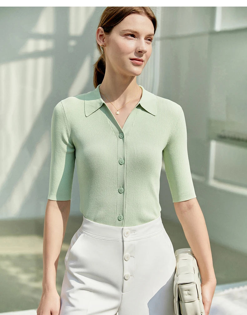 Damen T-Shirt im minimalistischen Stil aus leichter Baumwolle für den Sommer