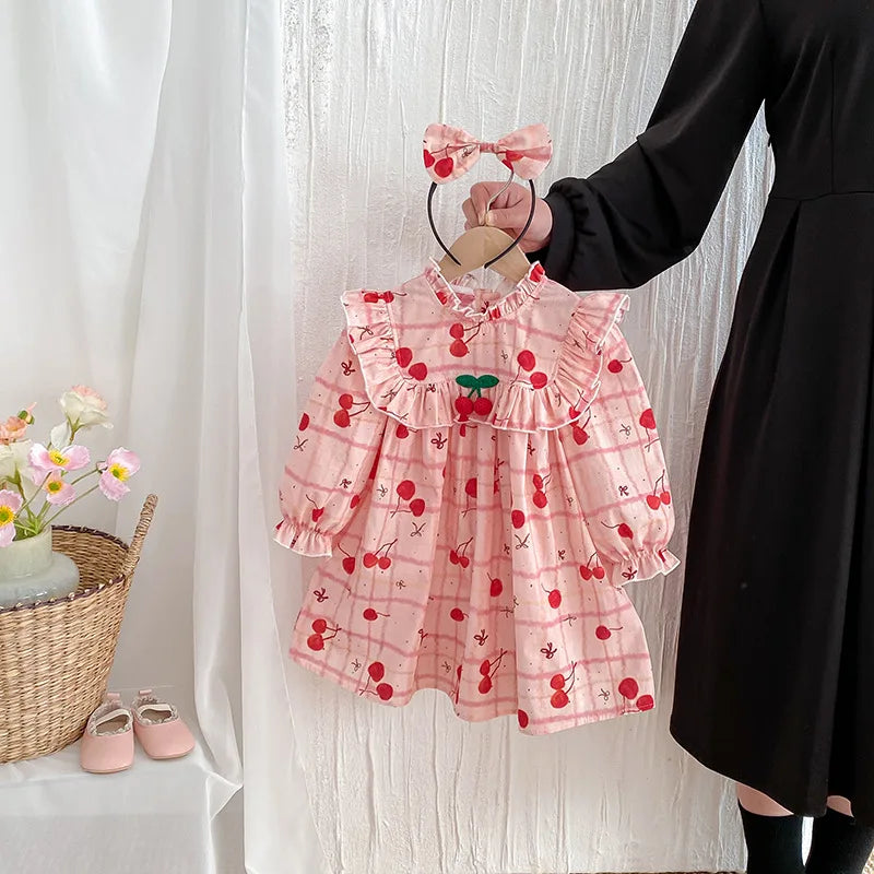 Mädchen Bodysuit mit niedlichem Kirschdruck für kleine Schwestern im Herbst