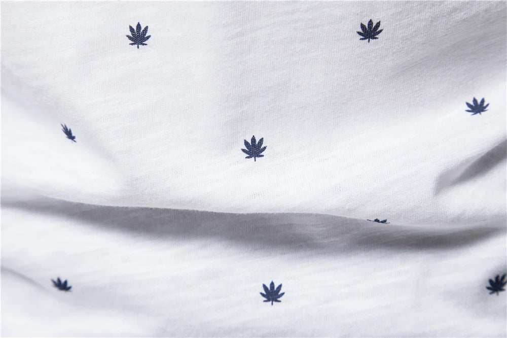 Herren T-Shirt mit Dot-Druck und kurzen Ärmeln aus 100 Prozent Baumwolle