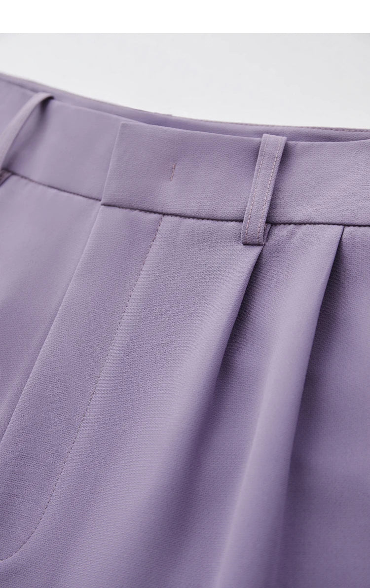 Damen Shorts im minimalistischen Stil für das Büro mit weitem Bein