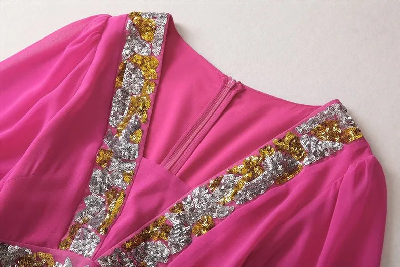 Elegantes Mini-Kleid für Damen mit halbem Stehkragen, langen Ärmeln und 3D-Blumen-Patchwork-Design – figurbetont und stilvoll.